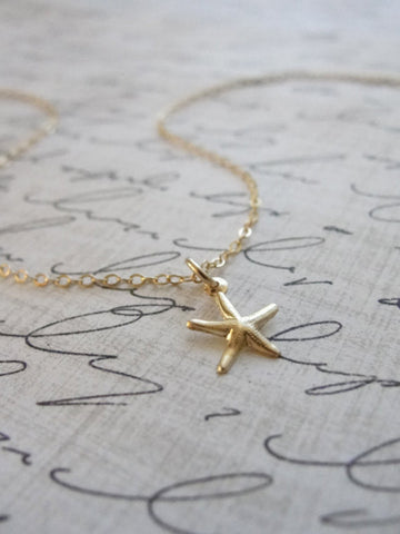 Tiny gold starfish necklace - 1216