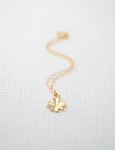 Gold clover bracelet - gold bracelet with shamrock - 2122