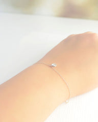 Tiny silver elephant bracelet - 2121