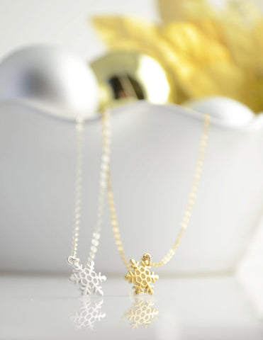 Tiny Snowflake Necklace - Silver necklace with snow crystal charm - 1253