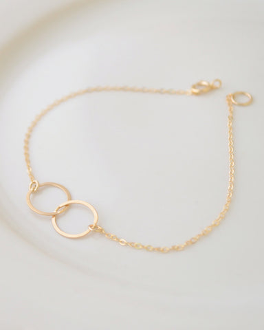 Double circle bracelet - gold filled connected circles bracelet - two circle bracelet - 2108